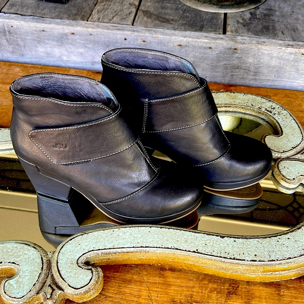 JBU BLACK LEATHER SHOES